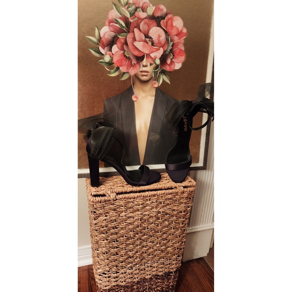 Liliana Women's Satin ankle strap block high heel holiday sandals with bow Sz 10